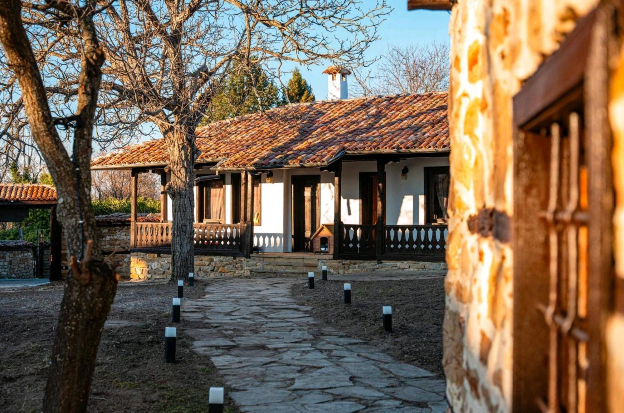 Complex Arbanashki Style-Panoramic View With Summer And Winter Terrace, Jacuzzi, Sauna, Children'S And Adult Area With Cinema Summer Arbanasi Exteriér fotografie