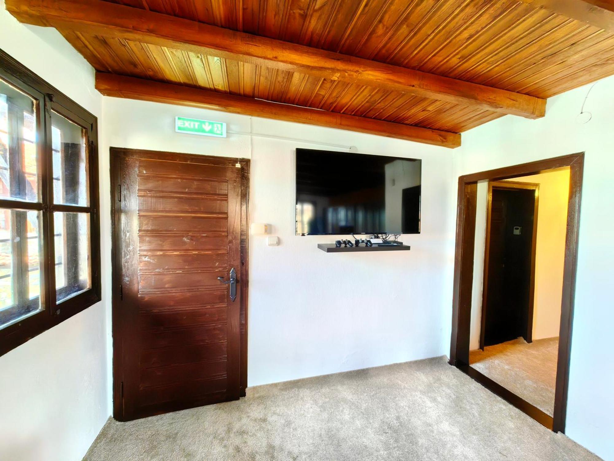 Complex Arbanashki Style-Panoramic View With Summer And Winter Terrace, Jacuzzi, Sauna, Children'S And Adult Area With Cinema Summer Arbanasi Exteriér fotografie