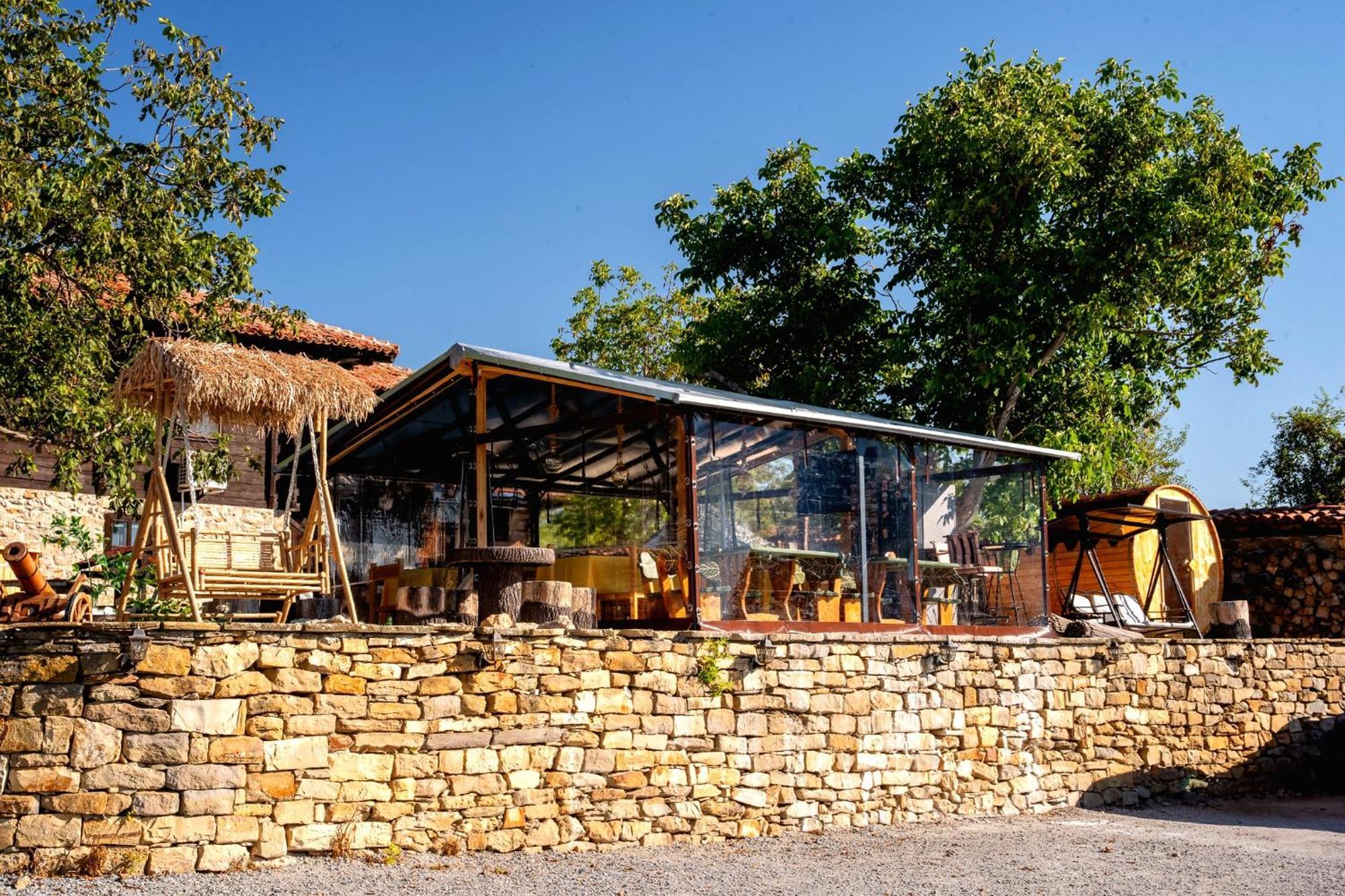 Complex Arbanashki Style-Panoramic View With Summer And Winter Terrace, Jacuzzi, Sauna, Children'S And Adult Area With Cinema Summer Arbanasi Exteriér fotografie
