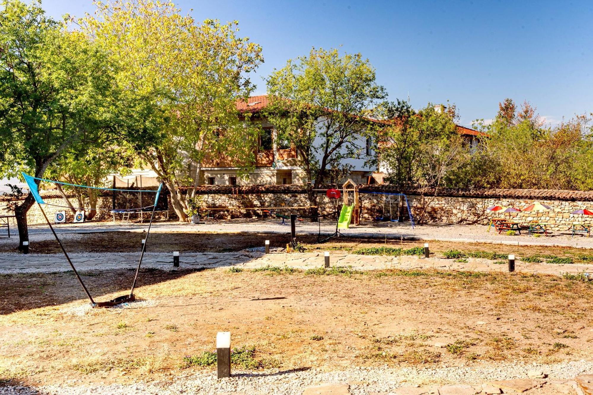 Complex Arbanashki Style-Panoramic View With Summer And Winter Terrace, Jacuzzi, Sauna, Children'S And Adult Area With Cinema Summer Arbanasi Exteriér fotografie