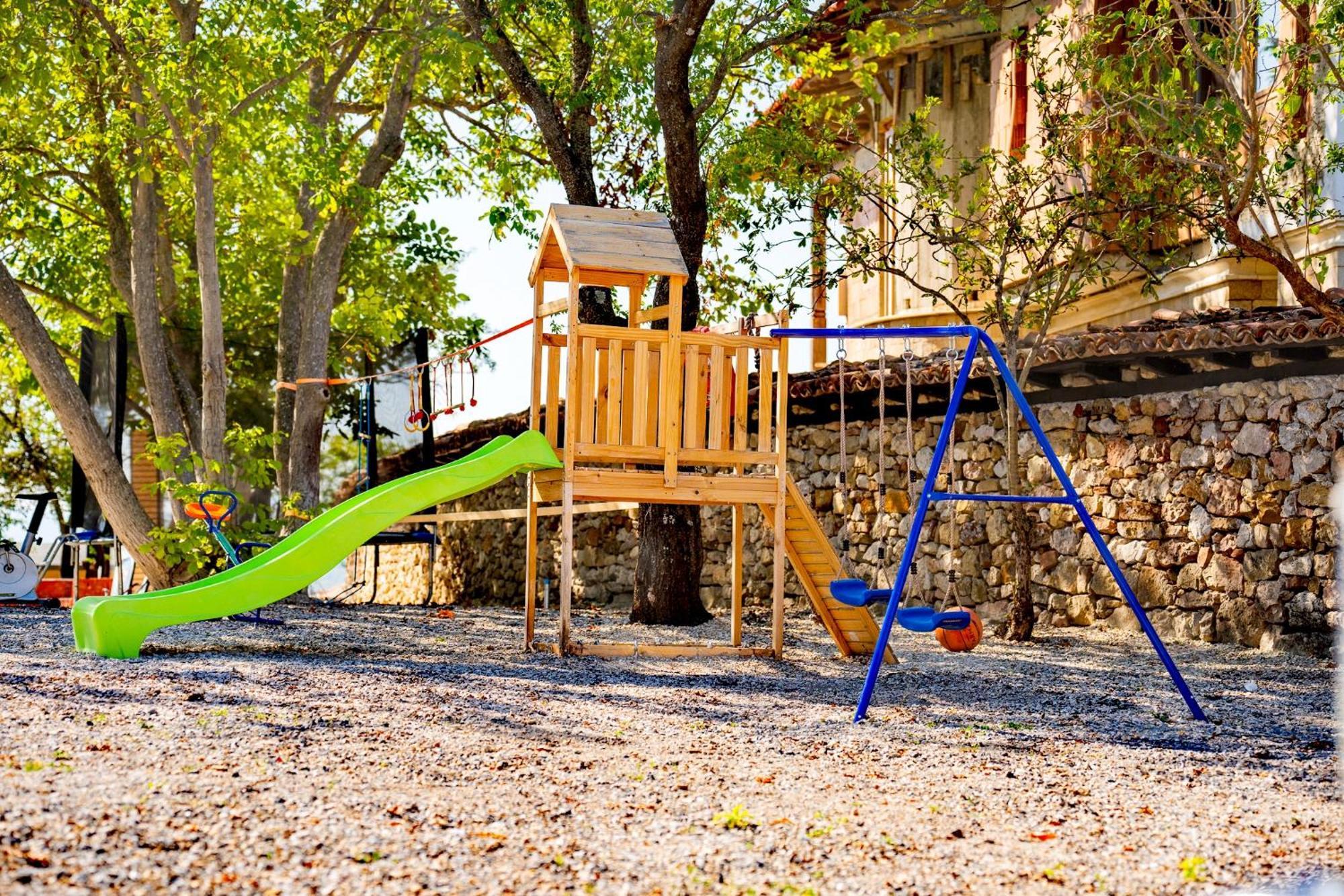 Complex Arbanashki Style-Panoramic View With Summer And Winter Terrace, Jacuzzi, Sauna, Children'S And Adult Area With Cinema Summer Arbanasi Exteriér fotografie