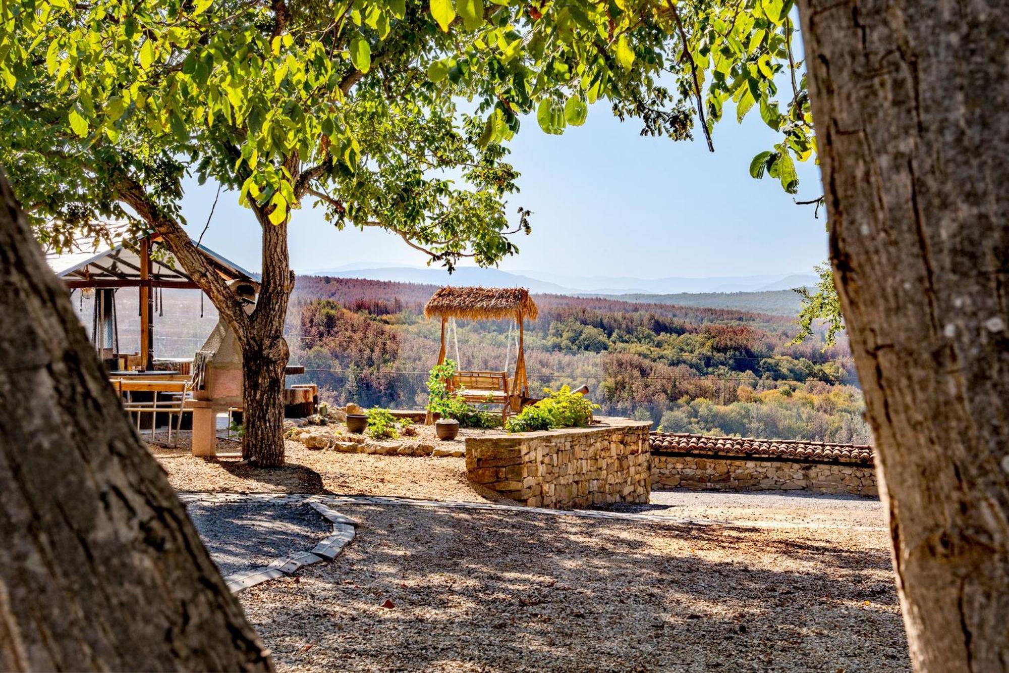 Complex Arbanashki Style-Panoramic View With Summer And Winter Terrace, Jacuzzi, Sauna, Children'S And Adult Area With Cinema Summer Arbanasi Exteriér fotografie