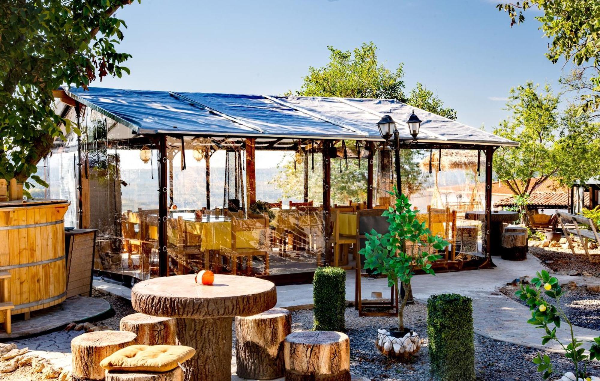 Complex Arbanashki Style-Panoramic View With Summer And Winter Terrace, Jacuzzi, Sauna, Children'S And Adult Area With Cinema Summer Arbanasi Exteriér fotografie