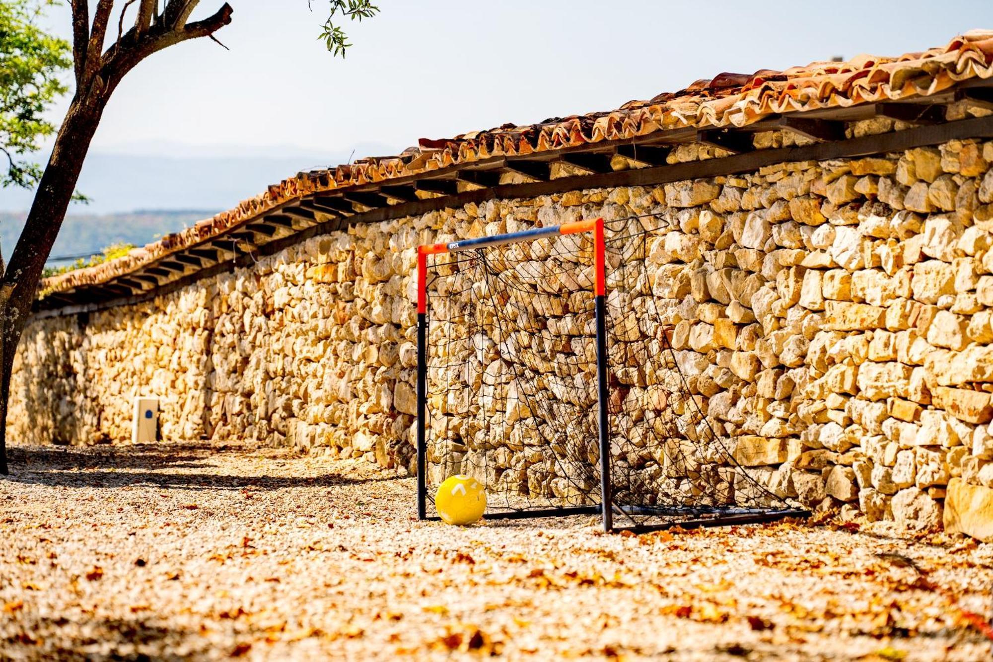 Complex Arbanashki Style-Panoramic View With Summer And Winter Terrace, Jacuzzi, Sauna, Children'S And Adult Area With Cinema Summer Arbanasi Exteriér fotografie