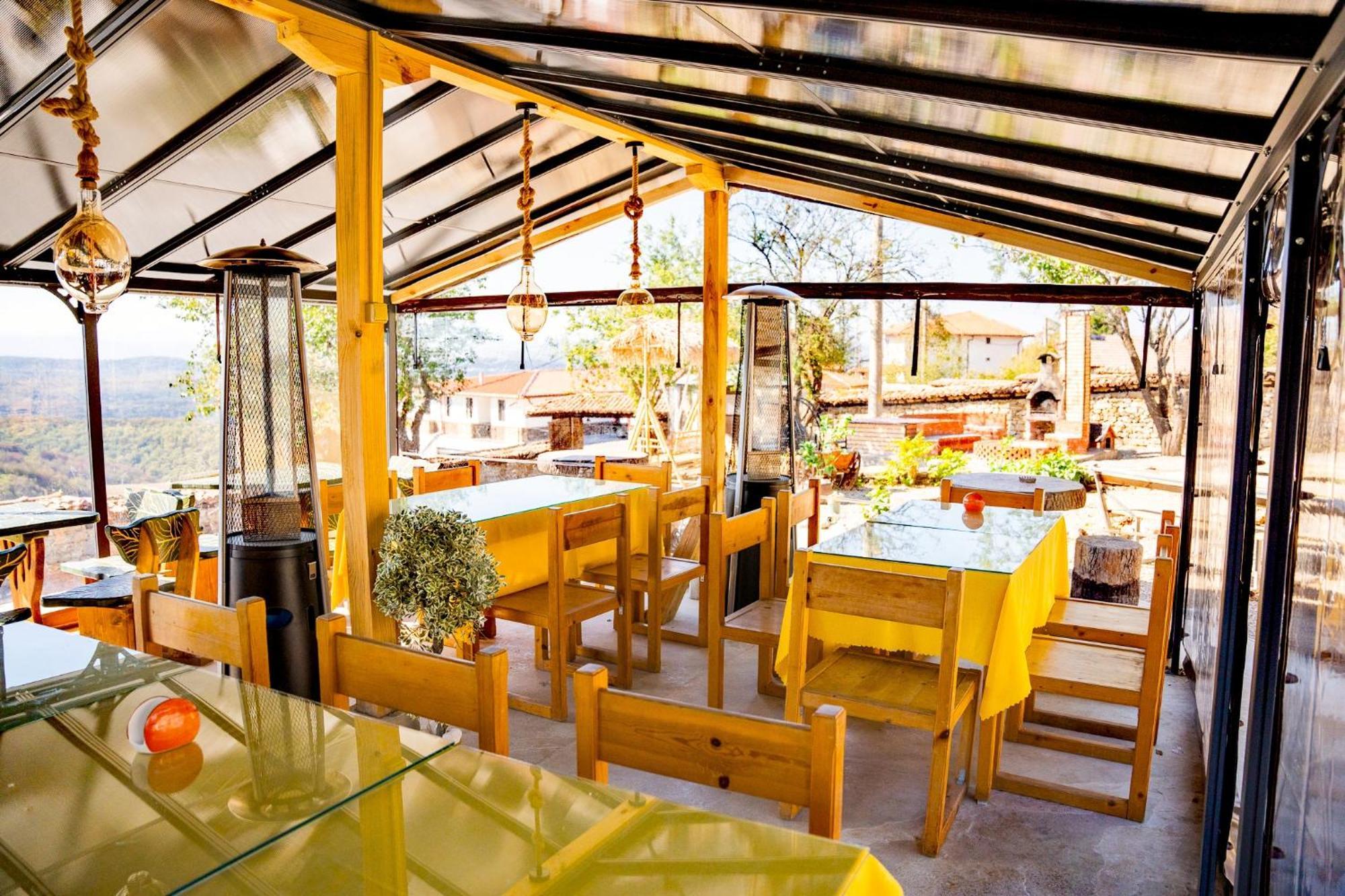 Complex Arbanashki Style-Panoramic View With Summer And Winter Terrace, Jacuzzi, Sauna, Children'S And Adult Area With Cinema Summer Arbanasi Exteriér fotografie