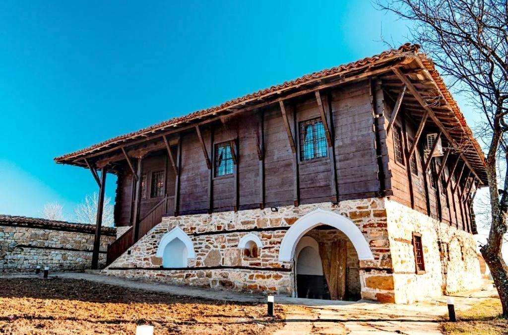 Complex Arbanashki Style-Panoramic View With Summer And Winter Terrace, Jacuzzi, Sauna, Children'S And Adult Area With Cinema Summer Arbanasi Exteriér fotografie