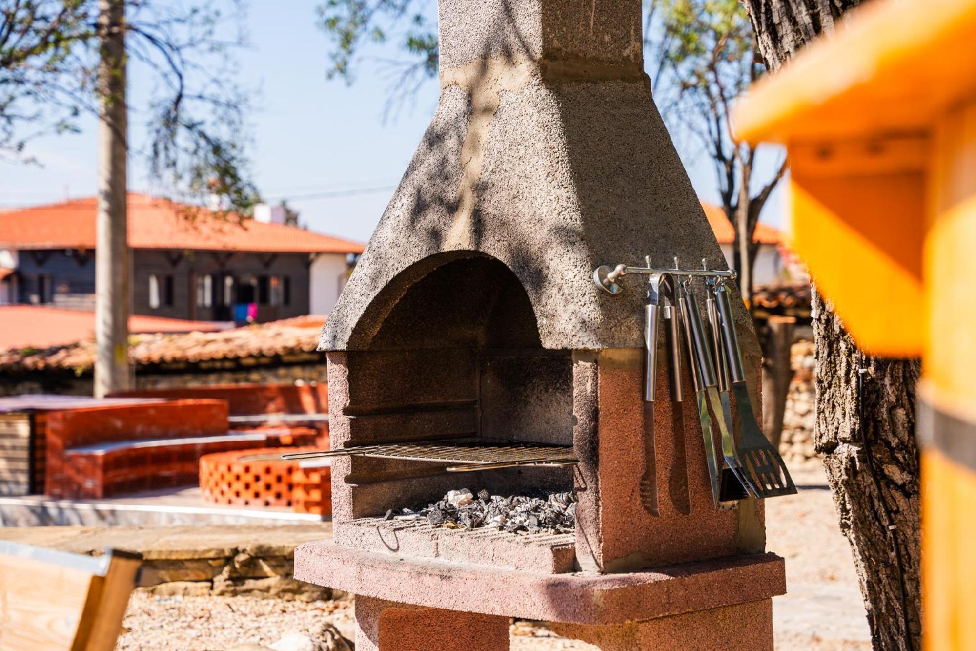 Complex Arbanashki Style-Panoramic View With Summer And Winter Terrace, Jacuzzi, Sauna, Children'S And Adult Area With Cinema Summer Arbanasi Exteriér fotografie